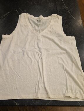 J Crew White Sleeveless V-Neck Top GUC Medium